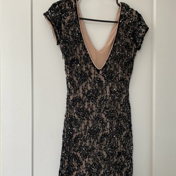 Sparkly Short-Sleeved Black Sequined Mini Dress - Picture 2 of 2